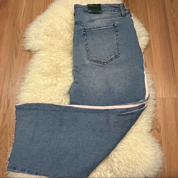 Wild Fable High Rise Kick Flare Jeans 18 NWT - Picture 3 of 5